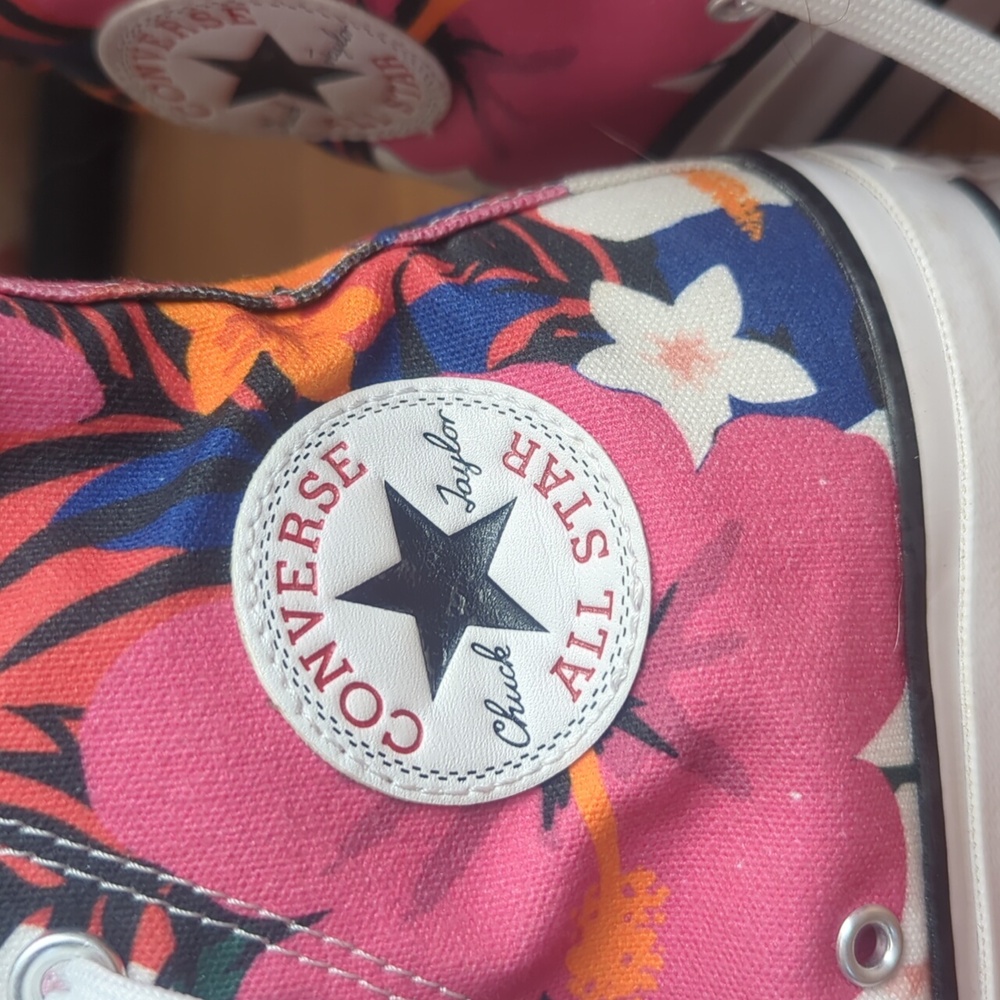 Converse - Picture 6 of 16